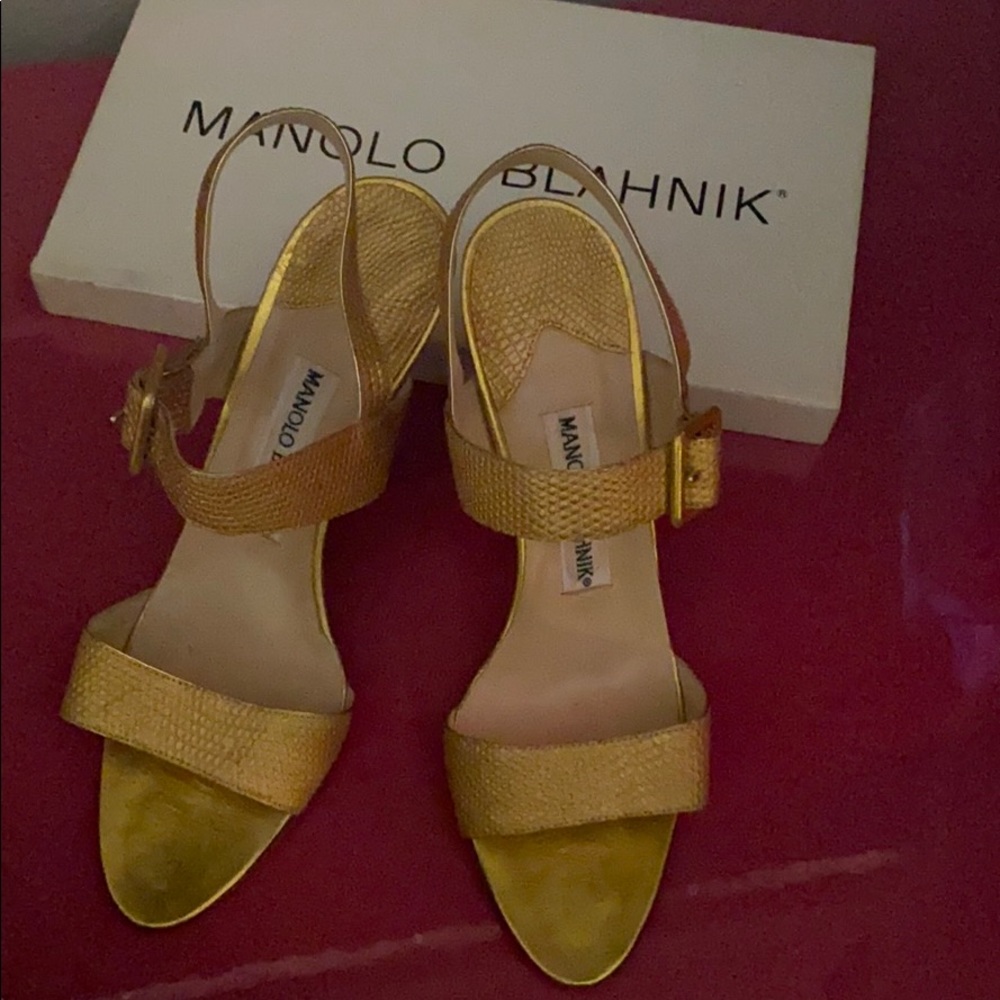 Manolo Blahnik Gold heels